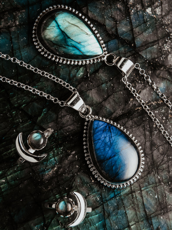 Life Fountain Gemstone Silver with Gold Plated Necklace Labradorite
