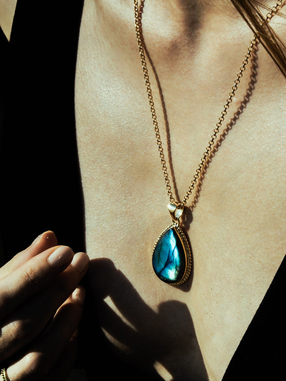 Life Fountain Gemstone Silver with Gold Plated Necklace Labradorite